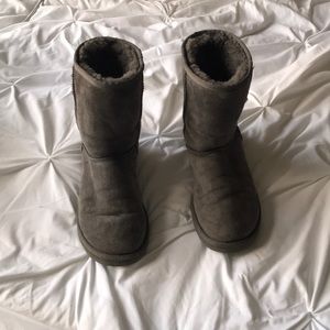 Short UGGs
